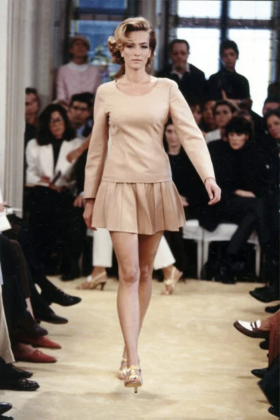 Look 10